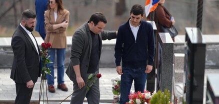 «Ուժեղ Հայաստան» կուսակցության անդամներն այցելել են Եռաբլուր