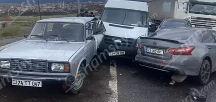 Շղթայական ավտովթար՝ Արագածոտնի մարզում․ բախվել են «Nissan Altima»-ն, «ՎԱԶ 2107»-ը, «Opel Zafira»-ն և «Ford Transit»-ը