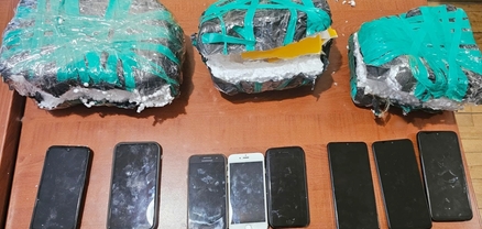 «Վանաձոր» ՔԿՀ-ի տարածք ներնետված փաթեթներում հայտնաբերվել են մեծ թվով բջջային հեռախոսներ