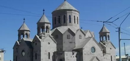 Ծեծկռտուք Գյումրու «Հակոբ Մծբնեցի» եկեղեցու հետնամասում․ Aravot.am