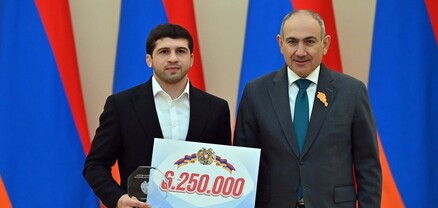 Փաշինյանը պարգևատրել է մարզիկներին