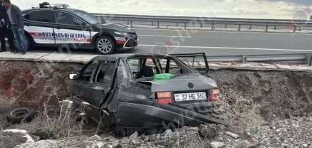 «Volkswagen Vento»-ն հայտնվել է ջրատարում․ բժիշկները պայքարում են վիրավորի կյանքի համար