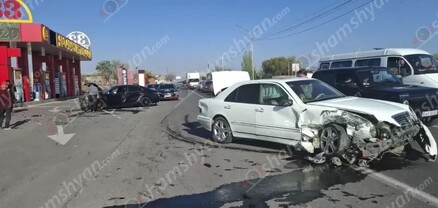Երևան-Արմավիր ավտոճանապարհին բախվել են «Mercedes»-ը և «Toyota Camry»-ն