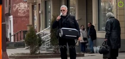 Աղանդավորական քարոզ Գյումրիի Հակոբ Մծբնա եկեղեցու դիմաց
