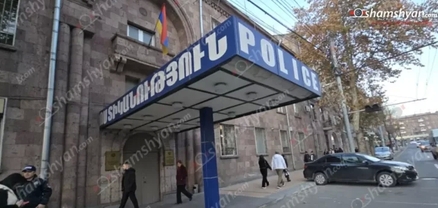Կինը ոստիկաններին հայտնել է, որ իր 9-ամյա տղայի հետ խաղացող երեխայի մայրը ապտակել է նրան