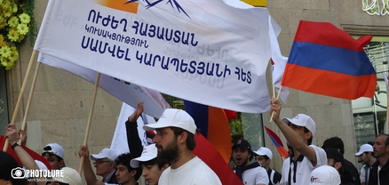 «Ուժեղ Հայաստան»-ը քարոզարշավը մեկնարկեց ասուլիսով, ապա քայլերթ իրականացրեց