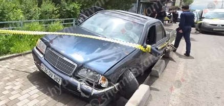 Mercedes-ը Նոր Գեղիում բախվել է «Հայ մամուլ»-ի մեքենային, ապա վրաերթի ենթարկել հետիոտնին․ կան վիրավորներ