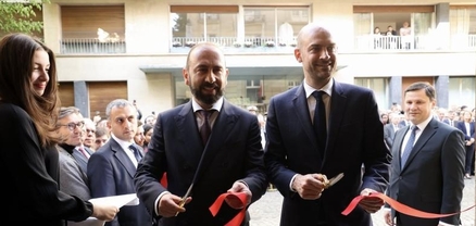 Ֆրանսիացիներն էլ են զարմացել՝ դեսպանատան բացմանը ֆրանսահայերը չեն եղել․ Հրապարակ