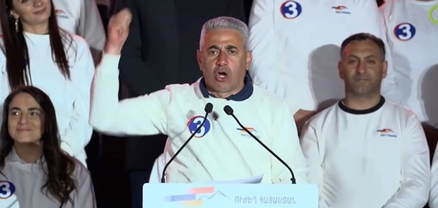 Մի օր կնիկդ ա վեշերը հավաքում, գնում, մի օր՝ տղեդ, հլը քո մեջ խաղաղություն հաստատի․ Էդգար Ղազարյան