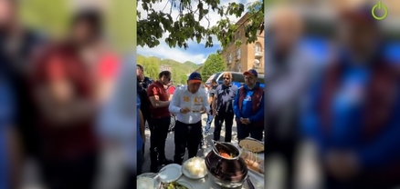 Խաշլամա, մեղր, հալվա, թթվասեր. ինչպես է ուտում Փաշինյանը՝ առանց կողքիններին հյուրասիրելու (տեսանյութ)