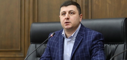 Քարոզարշավի ողջ գործընթացը կառուցված է հանձնման գործընթացը անհաջող կոծկելու տրամաբանության վրա. Աբրահամյան