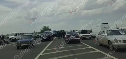 Գյուղացիները փակել էին Երևան-Արմավիր ավտոճանապարհը․ պատճառը լոլիկի արտահանման խնդիրներն են