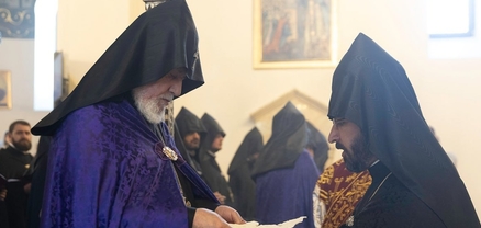 Կաթողիկոսի հանդիսապետությամբ Միածնաէջ Մայր Տաճարում մատուցվեց Սուրբ և Անմահ Պատարագ