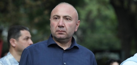 Փաշինյանի ապօրինի հրահանգին նախորդել էր Անդրանիկ Թևանյանի բնակարանի շքամուտքի վրա հարձակումը
