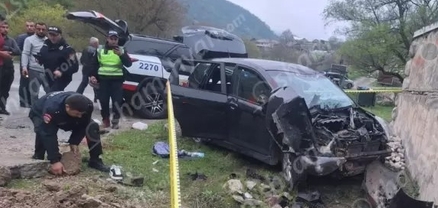 «Hyundai Fit»-ը մոտ 30 մետր բարձրությունից ընկել է․ ընտանիքի վիրավոր 4 անդամներից երեխաներից մեկը մահացել է