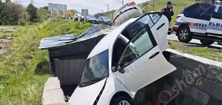 Սևանի թերակղզու խաչմերուկում  Toyota-ն հայտնվել է ստորգետնյա անցման աստիճանների վրա․ կան վիրավորներ․ shamshyan.com