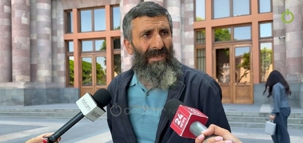 Հացադուլ եմ անելու․ իմ երեխուն գտեք․ անհետ կորած զինծառայողի հայրը 3 օր է՝ նստացույց է անում (տեսանյութ)