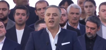 Դու դեռ հավատո՞ւմ ես, որ այս շքերթները քեզ պաշտպանելու են. Արթուր Միքայելյան