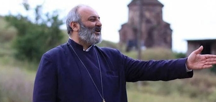 Բոլորիդ բարևում ու օրհնում էր. Գեղամ Մանուկյանն այցելել է Բագրատ Սրբազանին