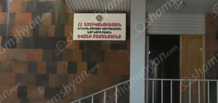 Երևանում շենքի բակի մուտքը պատահարի հետևանքով ավտոմեքենայով փակելու համար 33-ամյա տղամարդուն ծեծի են ենթարկել