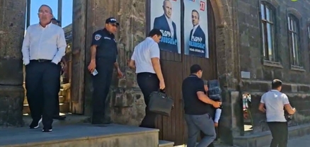 ՀՅԴ Գյումրիի գրասենյակում ավարտվեցին քննչական գործողությունները․ առգրավվել են համակարգիչներ