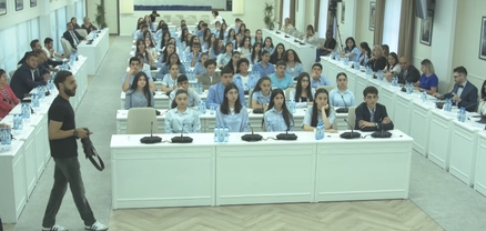 Երևանի ավագանու դպրոցական նիստը. ՈւՂԻՂ