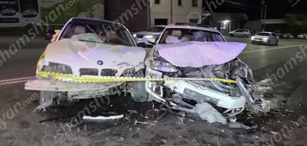 Խոշոր ավտովթար՝ Երևանում․ բախվել են «BMW»-ն ու «Volkswagen»-ը․ կան վիրավորներ