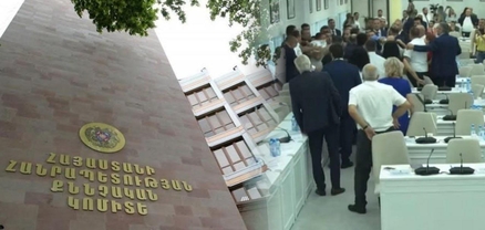 Երևանի ավագանու ծեծկռտուքի գործով քրեական վարույթ է նախաձեռնվել, բայց մեղադրյալ չկա