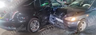 Երևանում բախվել են Hongqi-ն ու Opel-ը. 4 վիրավորների մեջ կան անչափահասներ