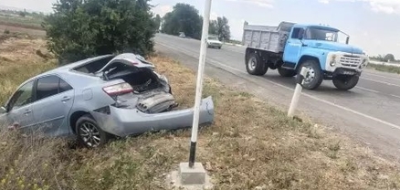 Արմավիրի մարզում բախվել են «Զիլ»-ն ու «Toyota Camry»-ն, վերջինը մասամբ հայտնվել է դաշտում