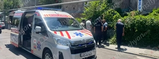 Երևանում 24-ամյա տղամարդն աշխատելիս անզգուշաբար վայր է ընկել պատշգամբից ու մահացել. shamshyan.com