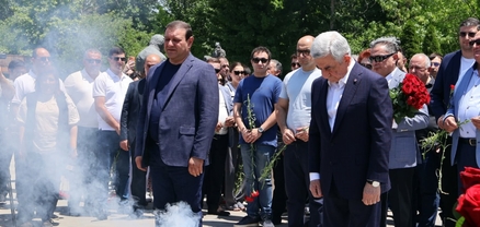 Սերժ Սարգսյանը հարգանքի տուրք է մատուցել պետական, քաղաքական գործիչ Անդրանիկ Մարգարյանի հիշատակին