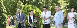 Արամ Խաչատրյանի ծննդյան օրն է. ԿԳՄՍ նախարարը ծաղիկներ է խոնարհել նրա շիրիմին