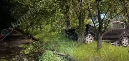 Ավտովթար՝ Երևանում. բախվել են Mitsubishi-ն ու Kia-ն. վերջինը հայտնվել է կանաչ գազոնում. կա վիրավոր