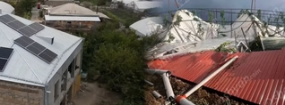 Քամին ջերմոցը հիմքից պոկել և շպրտել է հարևան հողամաս. Տանձուտի ղեկավար