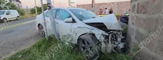 Քանաքեռավանում բախվել են «Nissan March»-ն ու «Toyota Camry»-ն․ ավտոմեքենաներից մեկը վնասել է գազատարը, ինչի հետևանքով առաջացել է գազի արտահոսք