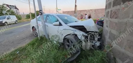 Քանաքեռավանում բախվել են «Nissan March»-ն ու «Toyota Camry»-ն․ ավտոմեքենաներից մեկը վնասել է գազատարը, ինչի հետևանքով առաջացել է գազի արտահոսք
