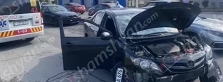 Երևանում բախվել են բուժառուին հիվանդանոց տեղափոխող շտապօգնության ավտոմեքենան ու Toyota-ն