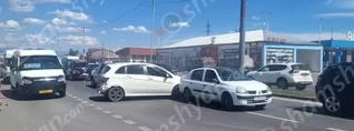 Շղթայական ավտովթար՝ Արմավիրի մարզում՝ «Նոր Զովք» սուպերմարկետի դիմաց