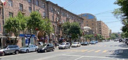 Երևանի Ամիրյան փողոցը անվանակոչվեց Պապ թագավորի անունով