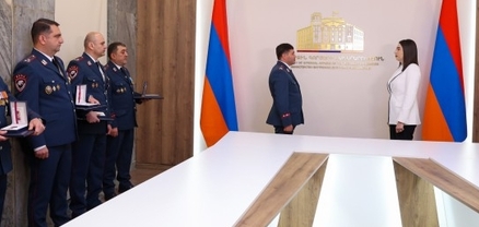 Արփինե Սարգսյանը պարգևներ է հանձնել ՆԳՆ մի շարք ծառայողների