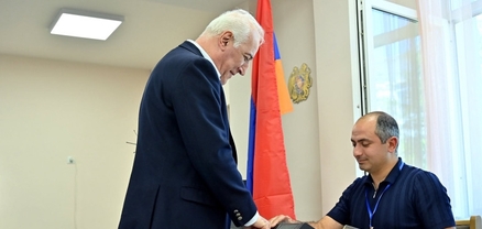 Քվեարկել եմ հանուն խաղաղ, զարգացող, ամուր ու կայուն ապագա ունեցող ՀՀ-ի. Վահագն Խաչատուրյան