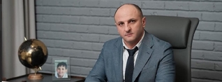 Խուզարկել են Գյումրու ավագանու անդամ Կարեն Սիմոնյանի բնակարանը
