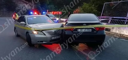 Վանաձոր-Ալավերդի ավտոճանապարհին բախվել են 2 «Toyota Camry»-ները․ 1 անչափահաս տեղափոխվել է հիվանդանոց