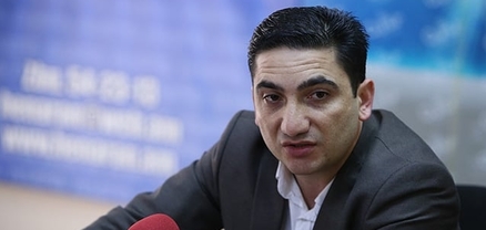 Այս պահին խուզարկում են լրագրող Նաիրի Հոխիկյանի տունը