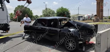 Կոտայքի մարզում բախվել են Mercedes-ն ու «ՎԱԶ 2107»-ը. վերջինն էլ բախվել է կամրջի հենապատին. կա վիրավոր