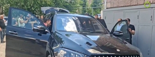 Խուզարկել են նաև Կարեն Սիմոնյանի և նրա կնոջ ավտոմեքենաները