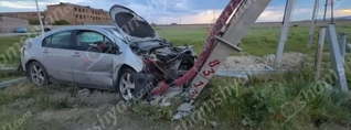 Զովունու զորամասի դիմաց բախվել են «Toyota Camry»-ն և «Chevrolet Volt»-ը․ վերջինը տապալել է գազատար խողովակները