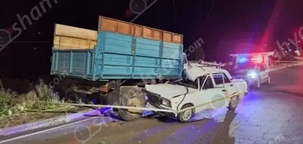 Արփի գյուղում բախվել են «ՎԱԶ 2107»-ը և «ԳԱԶ 53» բեռնատարը․ կա վիրավոր