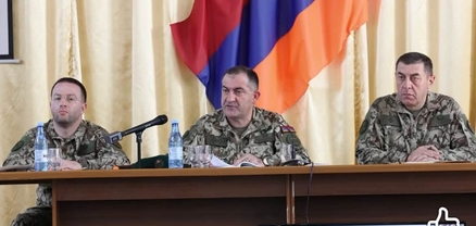 Առաջինը ձեզ պիտի կարգի հրավիրեն․ Արման Պետրոսյան